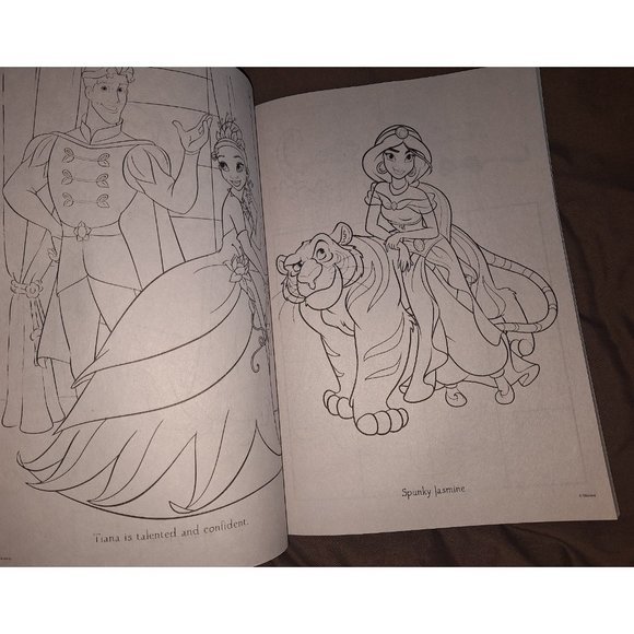 Disney Princess Holiday And Christmas Coloring & Activity Book - Picture 4 of 6